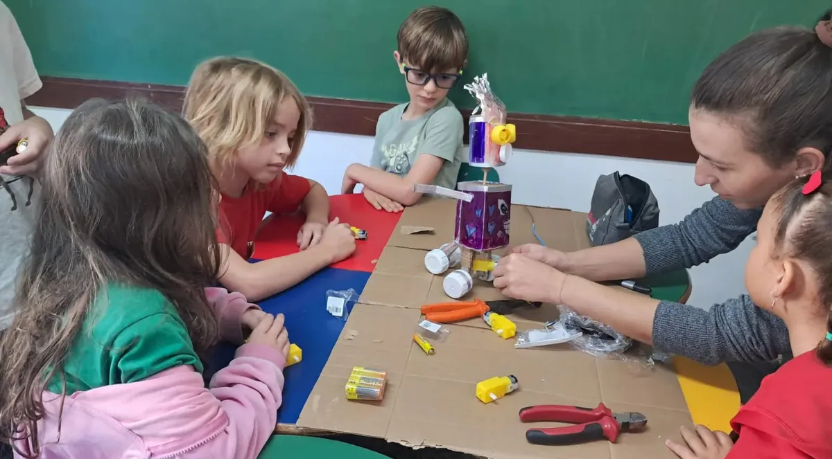 Oficina do futuro: construindo robôs...