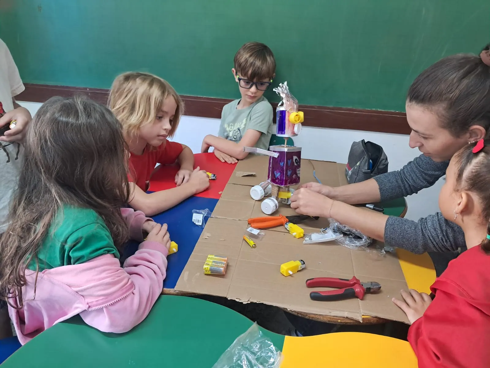 Oficina do futuro: construindo robôs...