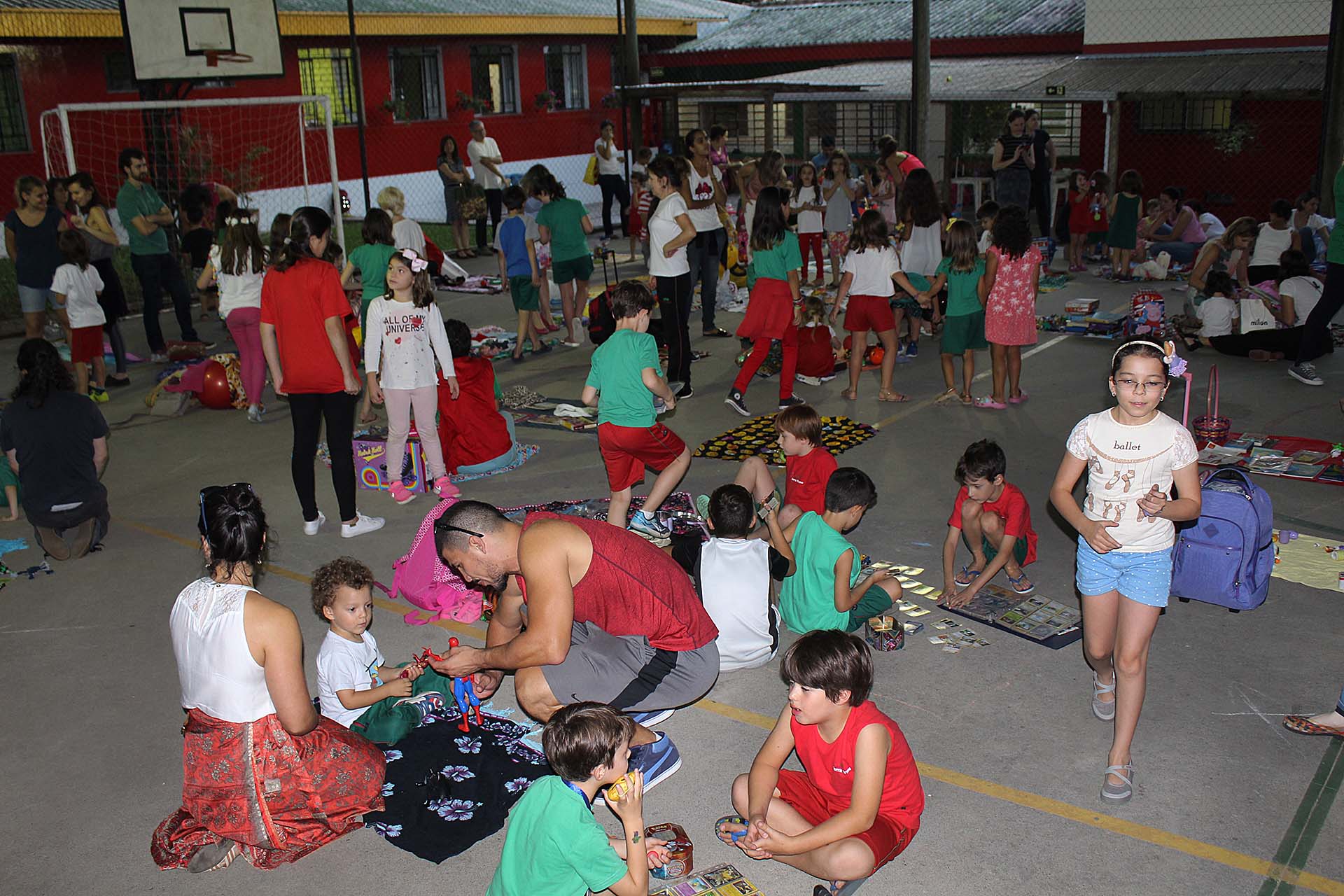 Feira da Troca estimula o desenvolvimento do consumo consciente