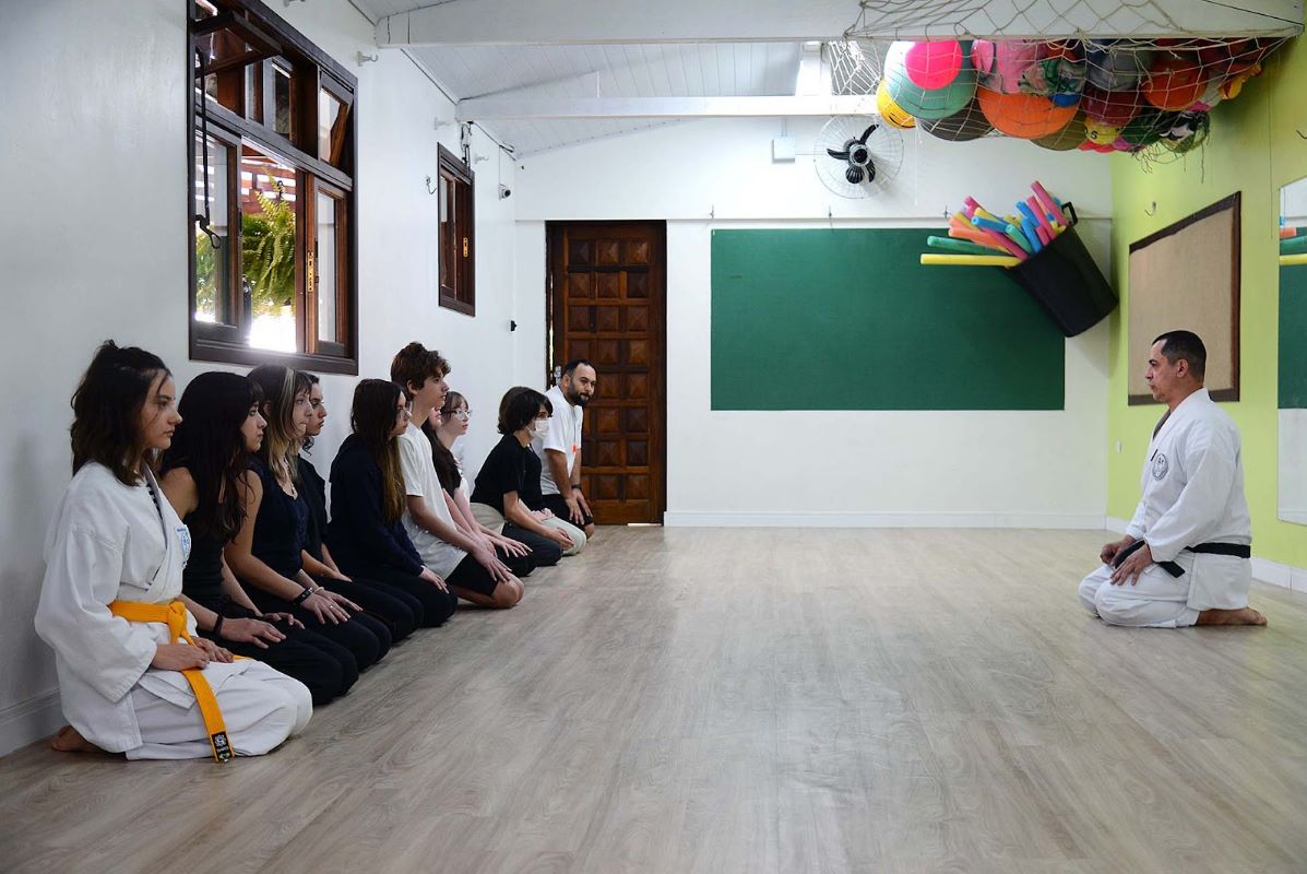Uma aula para desenvolver o equilíbrio físico, mental e emocional